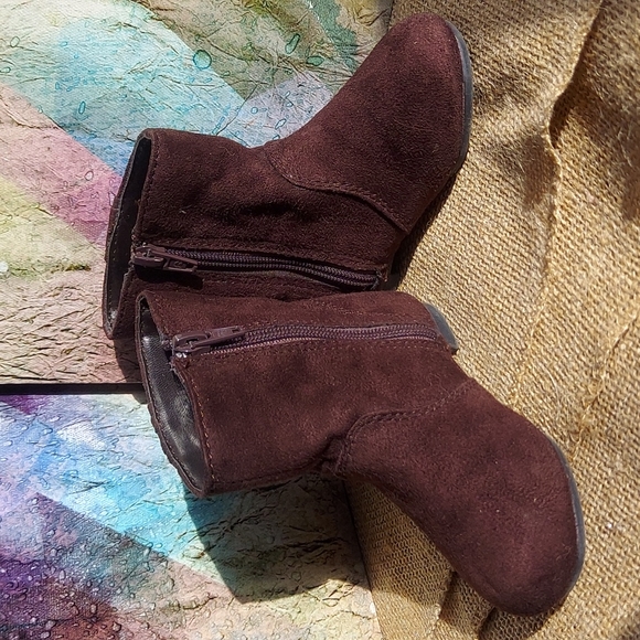 Dora the Explorer Boots - Picture 2 of 4